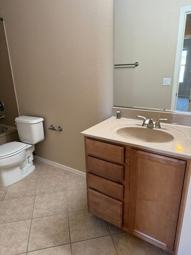 Building Photo - AVAILABLE NOW!  Beautiful 3BD/3BA North West HOME Resort-Style Living Across from Omni Tucson Nat...