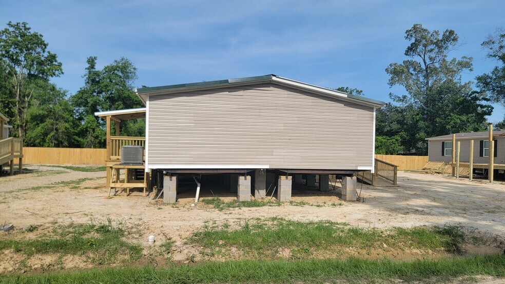 Building Photo - 32744 Carolee Cir