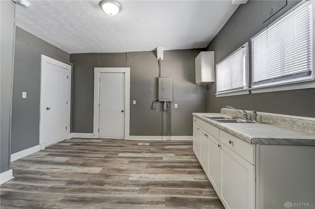 Building Photo - 810 Innisfallen Ave
