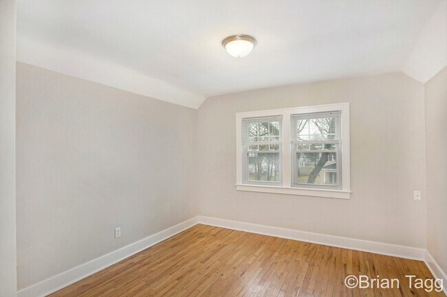 Building Photo - 77 Baylis St SW