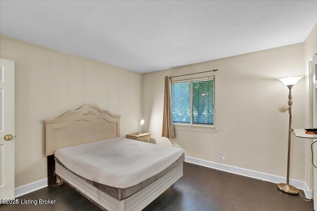 Building Photo - 44 Lake Ave