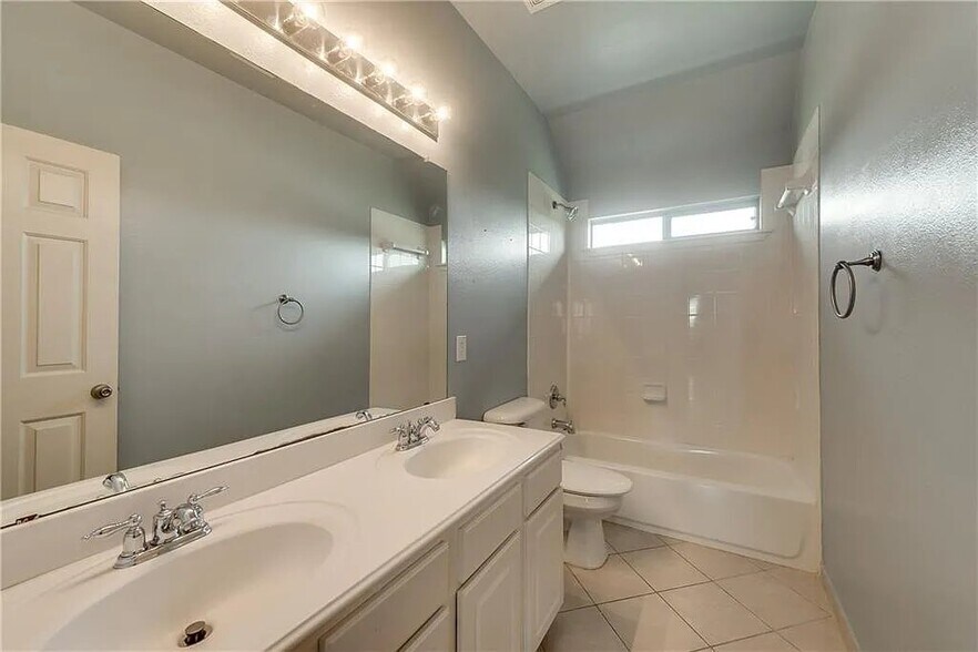 Building Photo - 12501 Lizzie Pl