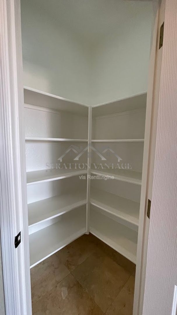 Building Photo - 6814 W Lariat Ln