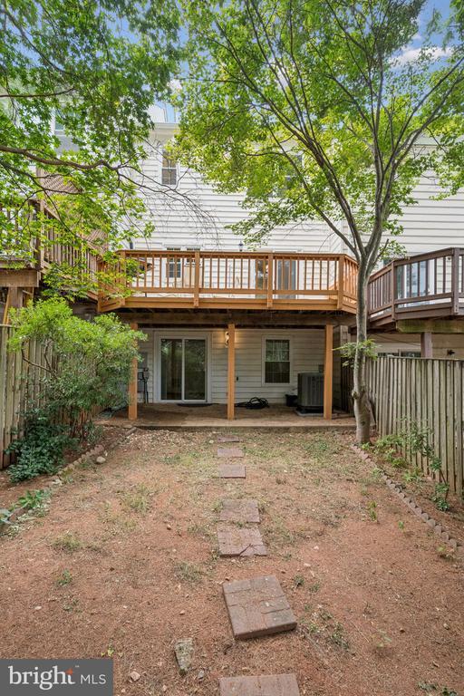 Building Photo - 46858 Lawnes Creek Terrace