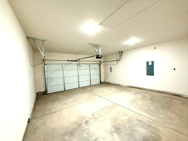 Building Photo - 9068 Malahide Ln