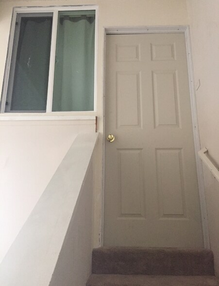 Building Photo - 2533 Navarra Dr