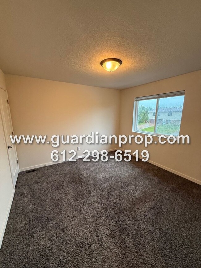 Building Photo - 2024 Built Townhouse Available Now, Open F...