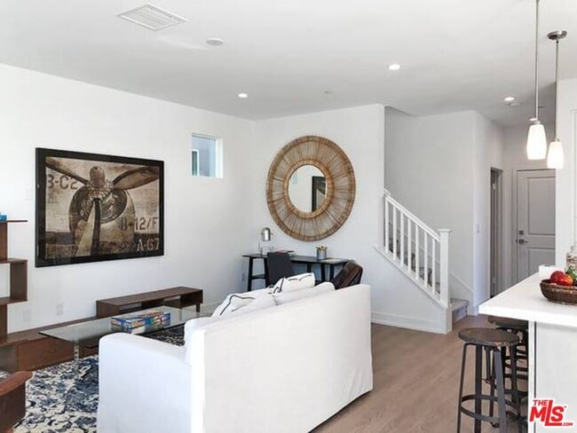 Building Photo - 7105 Tampa Ave