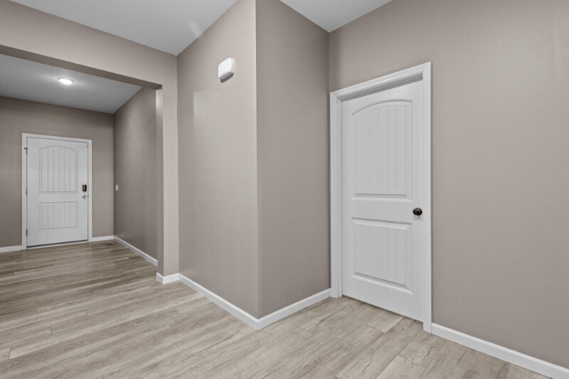 Building Photo - 1702 Rivercroft Dr