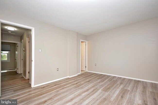 Building Photo - 8853 Teakwood Ct