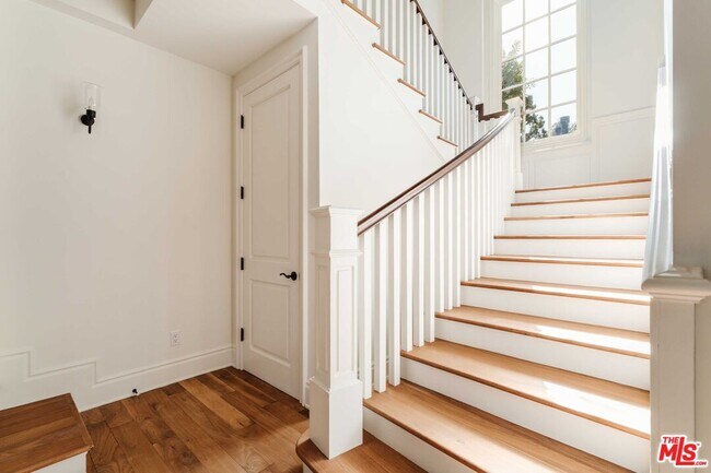 Building Photo - 685 San Lorenzo St