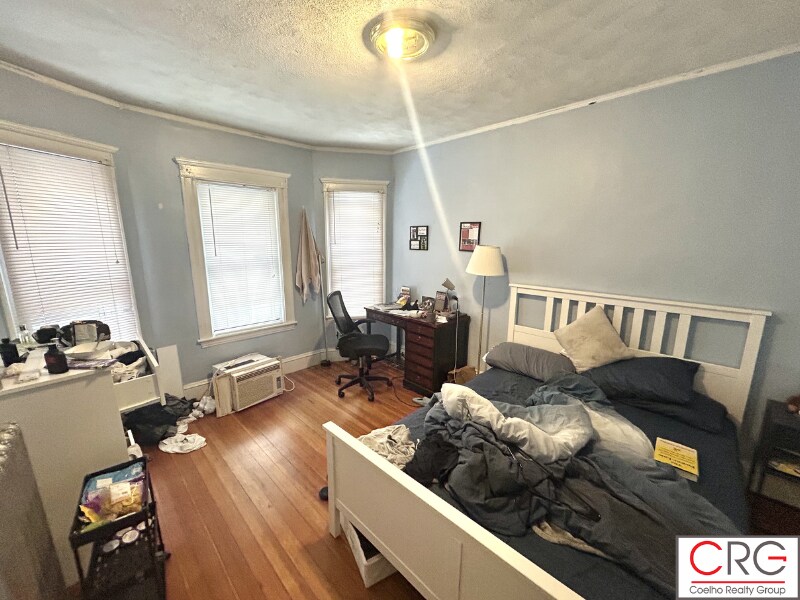 Building Photo - 183 College Ave