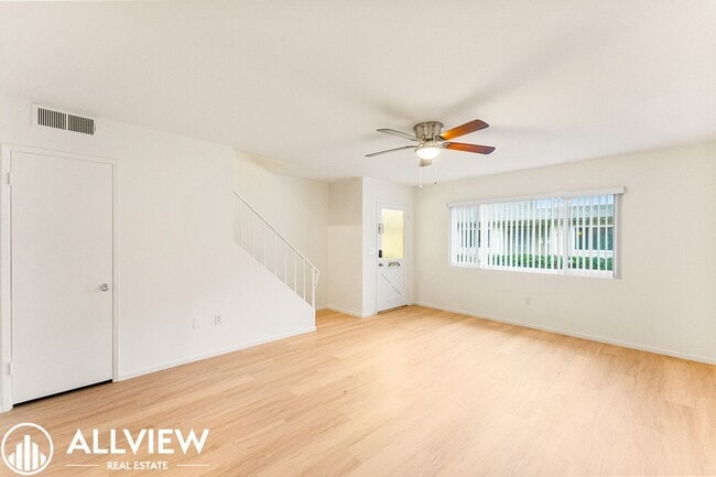 Building Photo - 16572 Sabot Ln