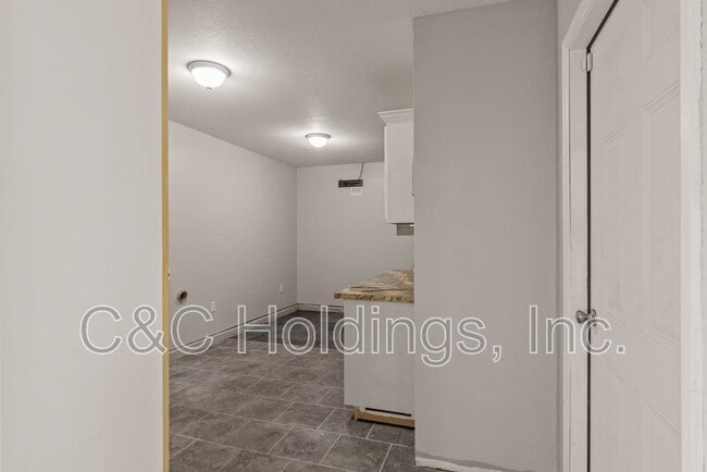 Building Photo - 20154 E 3rd St