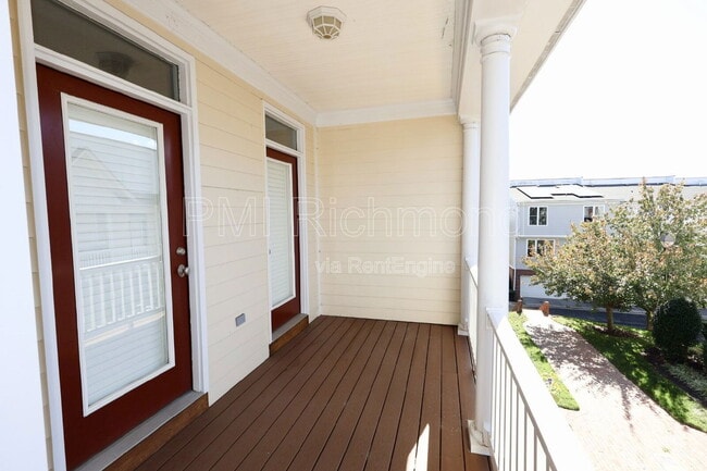 Building Photo - 728 S Pine St