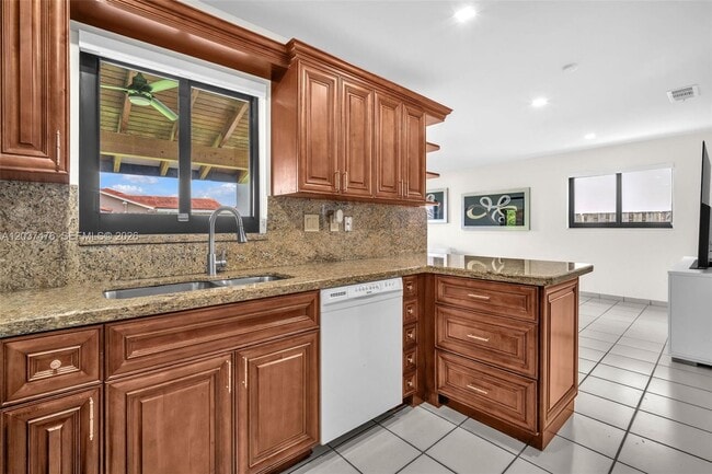 Building Photo - 1417 SW 139th Ave