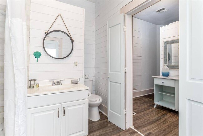 Building Photo - 1815 37th St