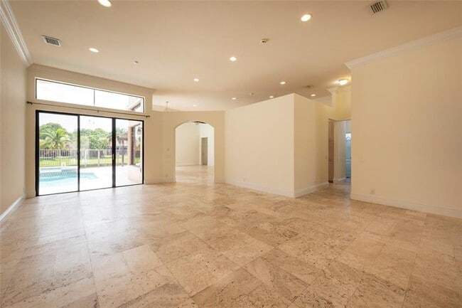 Building Photo - 361 Fairmont Way