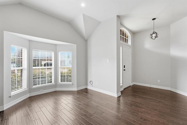 Building Photo - 2661 Redcedar Dr