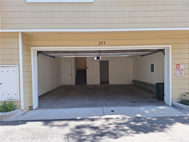 Building Photo - 2800 Plaza del Amo