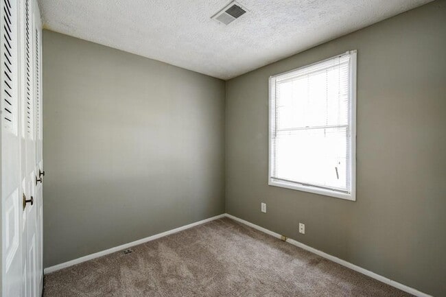 Building Photo - 2887 Royal Path Ct