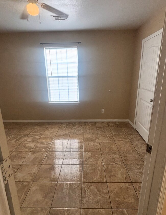 Building Photo - 9356 S 430 Rd