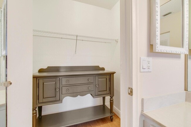 Building Photo - 2730 SW 13th St