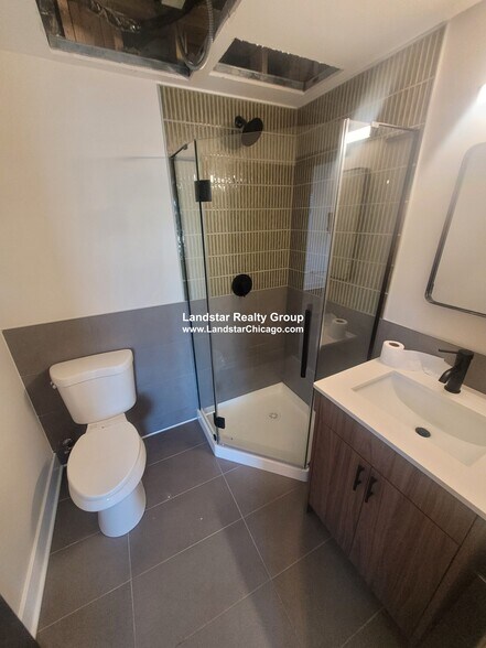 Building Photo - 1241 Chicago Ave