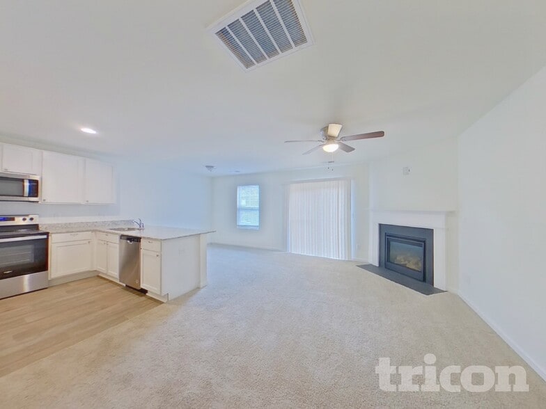 Building Photo - 1073 Crescent Moon Lp