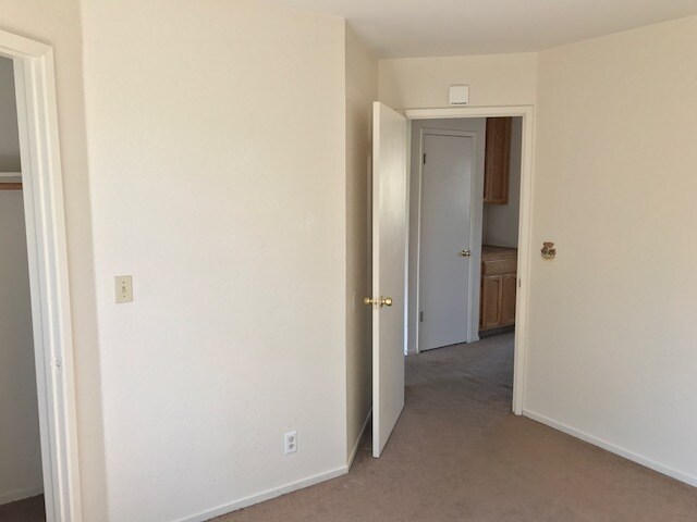 Building Photo - Nice Home with Pool