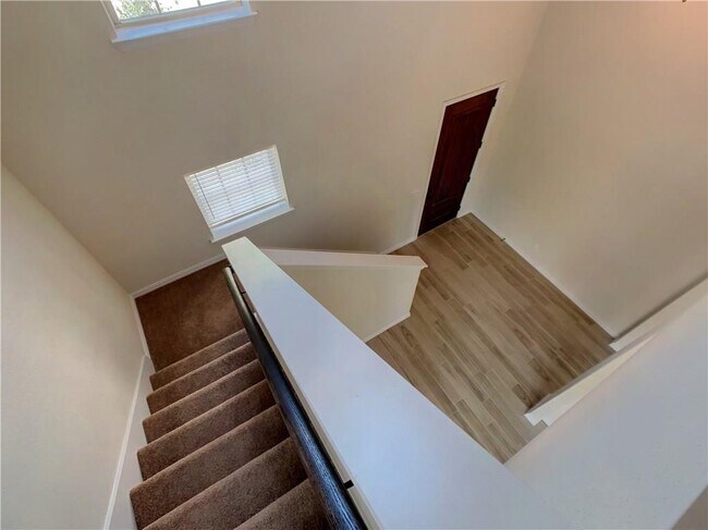 Building Photo - 2304 La Mirada St