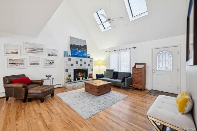 Building Photo - 12 Hildreth Rd S