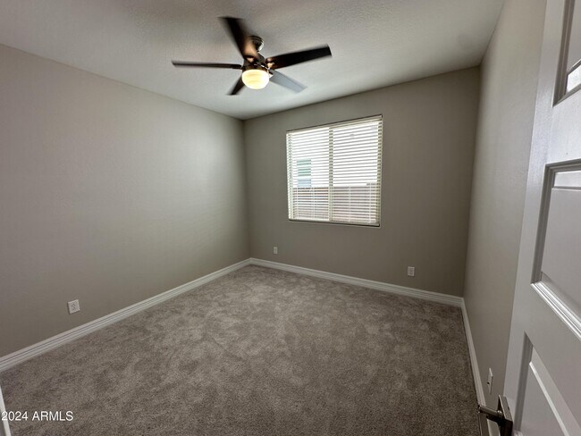Building Photo - 8826 W Medlock Dr
