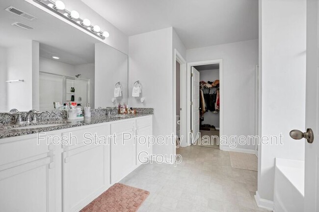 Building Photo - 300 Barony Pl Dr