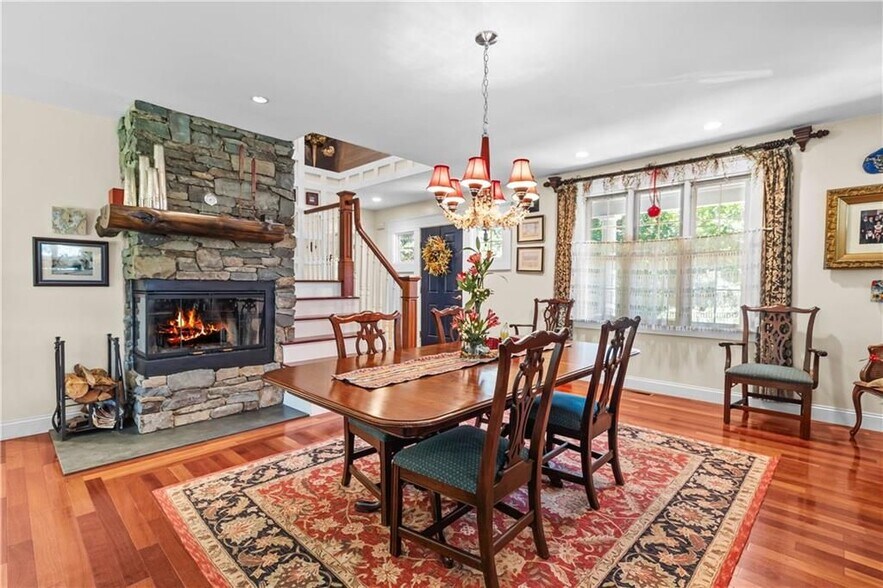 Building Photo - 93 Kickemuit Ave