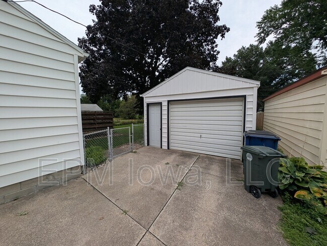 Building Photo - 1217 Dorothy Dr