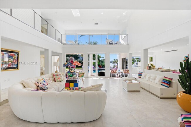 Building Photo - 3401 NE 165th St