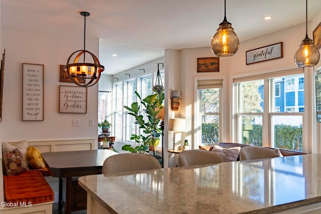 Building Photo - 2 Horizon Dr