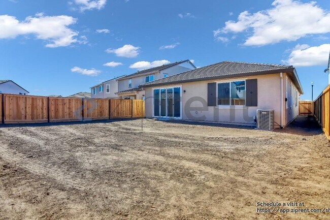 Building Photo - 15474 Hedges Dr