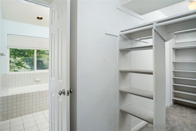 Building Photo - 3251 Celinda Dr