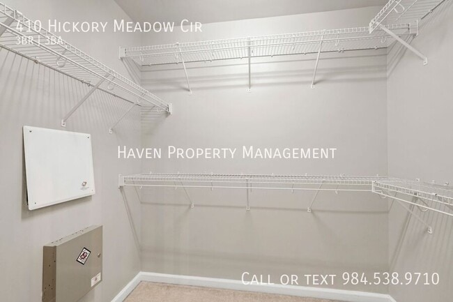 Building Photo - 410 Hickory Meadow Cir