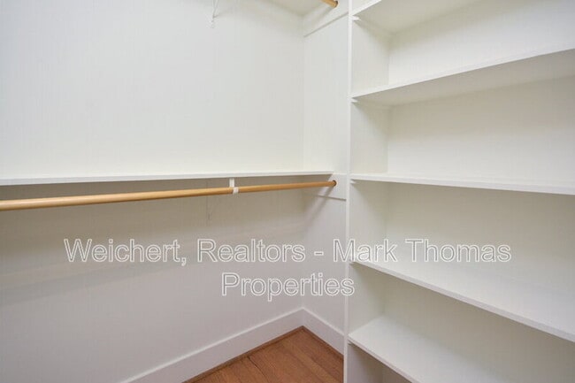 Building Photo - 2314 Stroller Ave