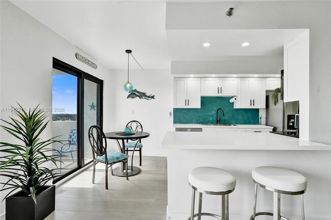 Building Photo - 1201 S Ocean Dr