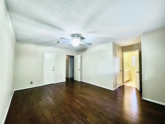 Building Photo - 13935 St Marys Ln