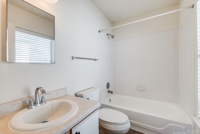 Building Photo - 8811 Breezefield