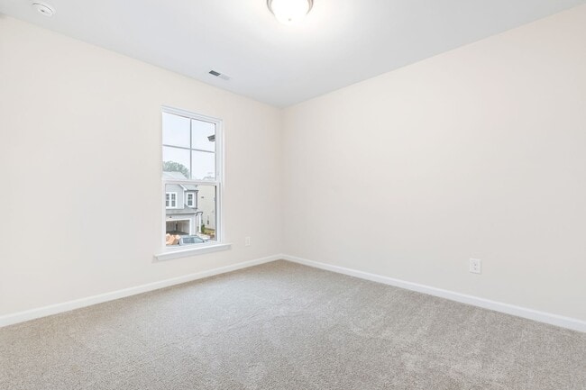 Building Photo - Well Appointed 3-Bedroom Townhome in Durham!