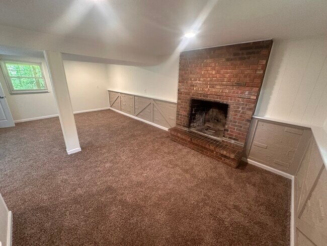 Building Photo - 9146 Trelawney Ct