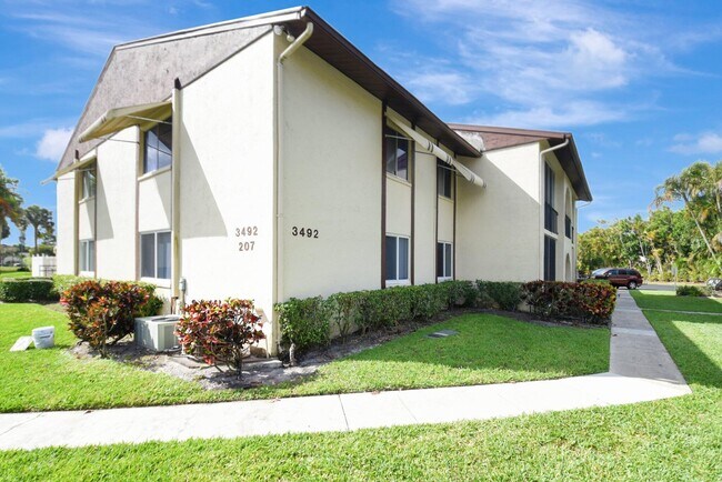 Building Photo - 3492 La Mar Ct