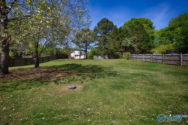 Building Photo - 722 Highland Dr