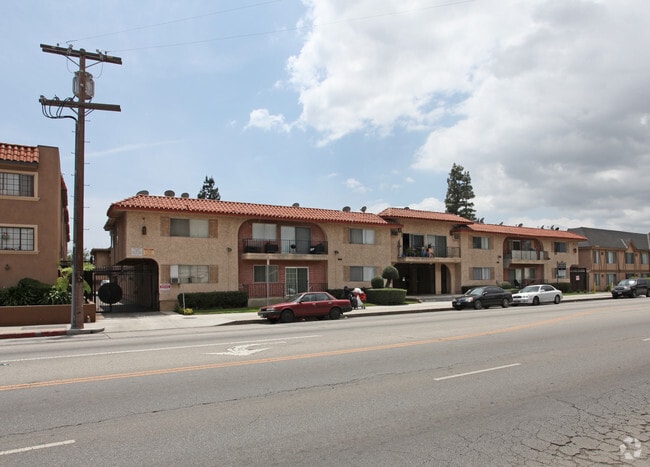 Building Photo - 15522 Vanowen St